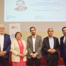 Ministro de Economía Charla Magistral sobre desarrollo productivo sostenible