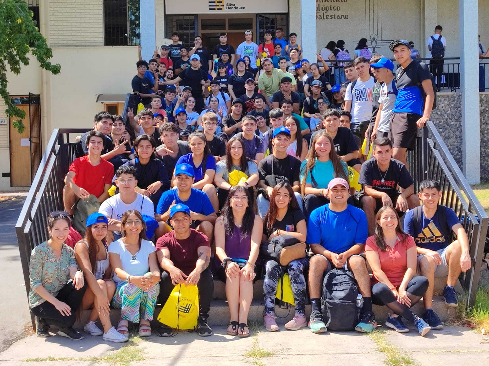 Con actividades recreativas cuerpo docente de la de carrera Pedagogía en Educación Física de la Escuela de Ciencias y Tecnología Educativa