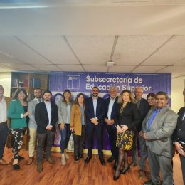 El decano de la Facultad de Educación de la Universidad Católica Silva Henríquez Dr. Luis Valenzuela Contreras, participó junto a los y las decanas de universidades privadas en una reunión con el subsecretario de educación superior Victor Orellana Calderón.