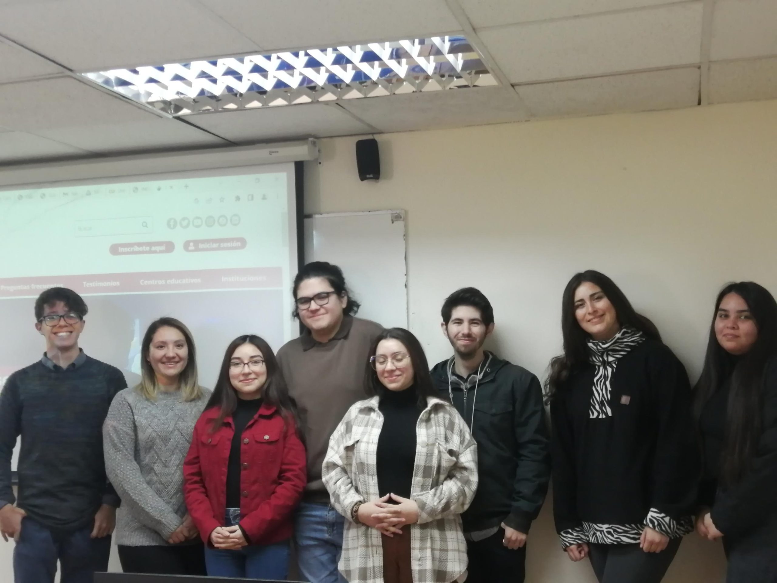 Jóvenes programadores: Estudiantes Pedagogía en Matemáticas e Informática Educativa UCSH se certifican