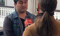 Integrante de la FEUCSH es entrevistado por la prensa