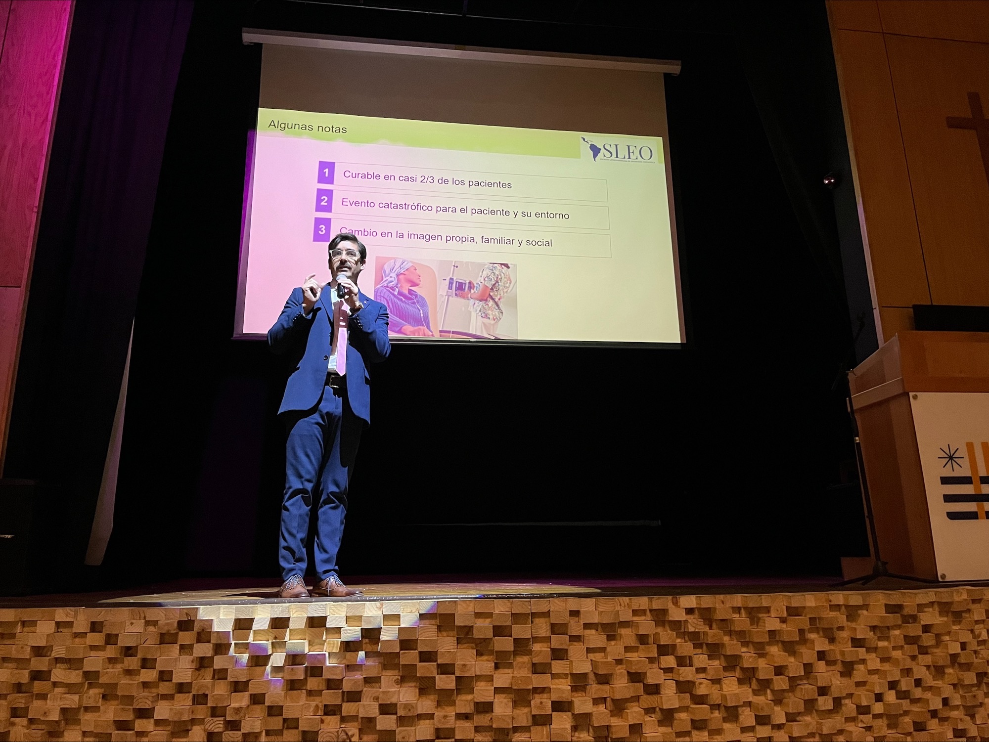 Clase inaugural sobre cuidados en personas con cáncer - Experto expone en Escuela de Enfermería UCSH