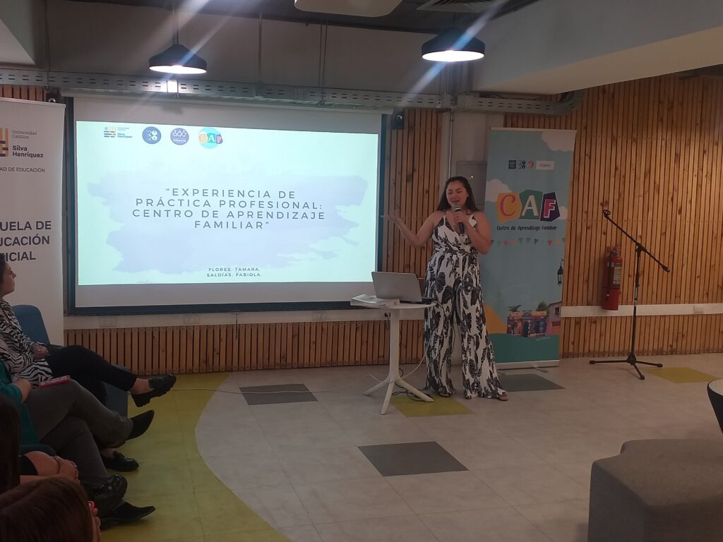 Corporación para la Infancia y Educación Parvularia y UCSH presentan documentación pedagógica en biblioteca.